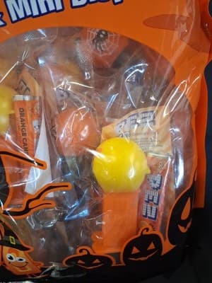 Pez Halloween Party Bag Set Of 12 Dispensers With Candy Collectible Nostalgic - Thumbnail 4