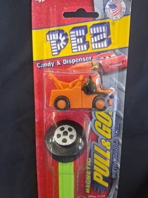 NIB TOW TRUCK MATER PEZ CANDY DISPENSER MAGNETIC PULL N GO DISNEY PIXAR CARS - Thumbnail 2