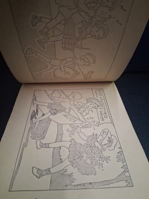 Hi Soldier WWII Children's Wet A Brush Painting Book 1944 Saalfield Vintage - Thumbnail 3