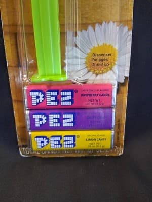 Pez Easter Hippity Hoppities Chick in Egg Candy Dispenser - Thumbnail 3