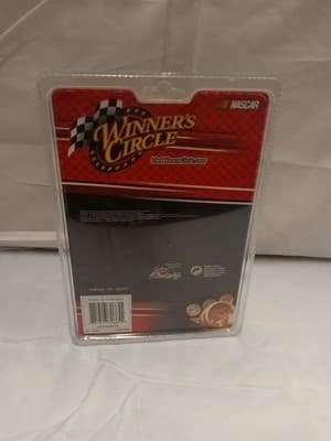 Jeff Gordon No.24 Dupont Winners Circle Figure NASCAR Legend - Thumbnail 4