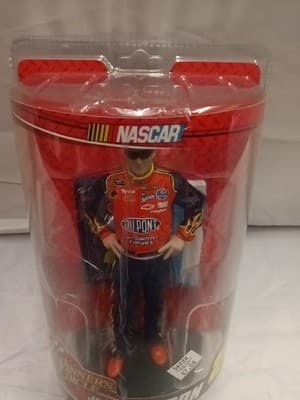Jeff Gordon No.24 Dupont Winners Circle Figure NASCAR Legend - Thumbnail 3