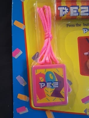 PEZ Necklace Castle 1994 Vintage Candy Dispenser Toys'R'Us - Thumbnail 3