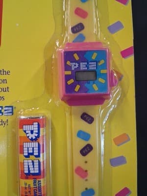 PEZ Watch and Candy Dispenser Vintage, Dream Castle, 1994, Pink & Yellow - Thumbnail 3