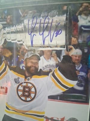 TIM THOMAS AUTOGRAPHED 8X10 COLOR PHOTO With COA - BOSTON BRUINS! - Thumbnail 2