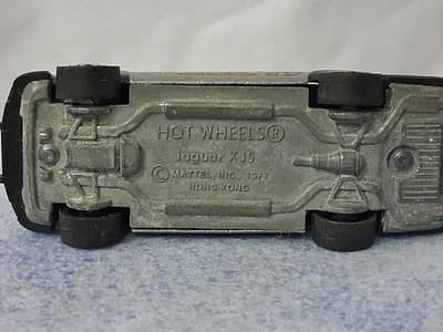 Hot Wheels Blackwall 1977 Jaguar XJS Vintage Jag Diecast - Thumbnail 5