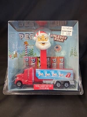 2009 Pez Holiday Pack - Santa Pez Dispenser, Truck & 6 candy packets - NIP