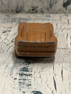 Disney Pixar Cars 3 Lightning McQueen as Muddy Chester Whipplefilter Mud Brown - Thumbnail 4