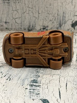 Disney Pixar Cars 3 Lightning McQueen as Muddy Chester Whipplefilter Mud Brown - Thumbnail 5