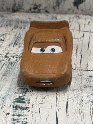 Disney Pixar Cars 3 Lightning McQueen as Muddy Chester Whipplefilter Mud Brown - Thumbnail 2