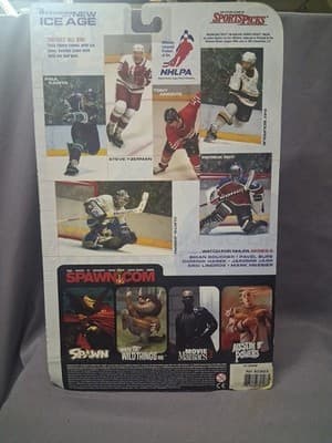 McFarlane Ray Bourque #77 Defense NHLPA Sports Picks Figure - Thumbnail 4