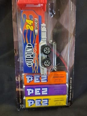 Pez NASCAR Jeff Gordan #24 Du Pont Semi Truck (2005) New on Card Blister Pack - Thumbnail 3