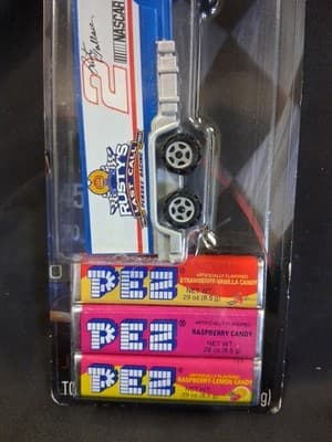 Pez NASCAR Rusty Wallace #2 Rusty's Last Call Semi Truck (2005) NOC Blister Pack - Thumbnail 3