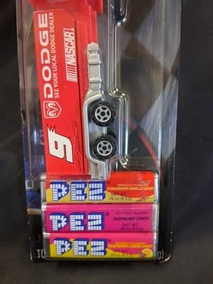 PEZ Candy Dispenser NASCAR Semi-Truck KASEY KAHNE 9 Dodge Red Collectible new - Thumbnail 2