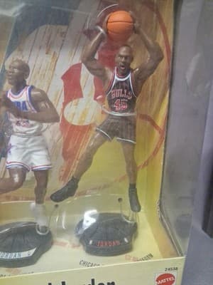 Mattel Michael Jordan Then and Now Collection 1999 NBA Chicago Bulls Figures NIB - Thumbnail 6