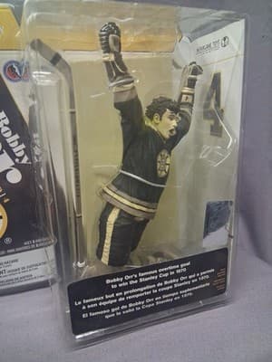 Bobby Orr NHL Mcfarlane Legends series 4 action figure 2006 Variant NIB - Thumbnail 3