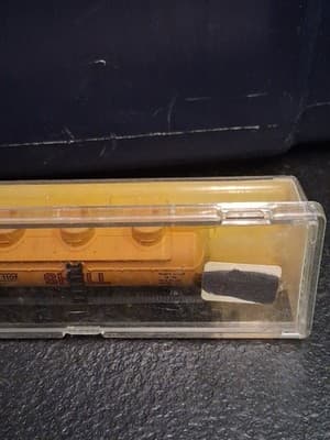 Vintage N Scale Shell Oil Three Dome Tank Car SCCX #1105 - Thumbnail 3