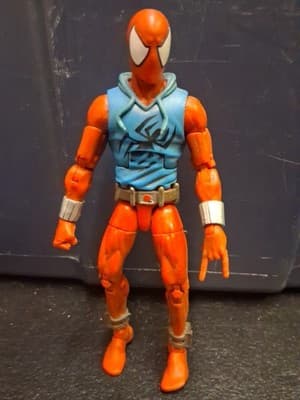 Marvel Legends Scarlet Spider 6" Figure Ben Reilly Spider-Man Retro Vintage - Thumbnail 2