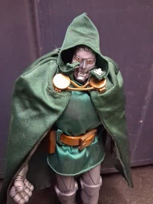 Dr. Doom Figure Famous Cover Marvel Fantastic 4 Toy Biz 1998 - Thumbnail 2