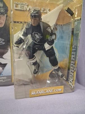 NIB 2001 McFarlane SportsPicks Series 2 Mario Lemieux Penguins Figure - Thumbnail 2