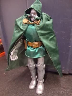 Dr. Doom Figure Famous Cover Marvel Fantastic 4 Toy Biz 1998 - Thumbnail 4