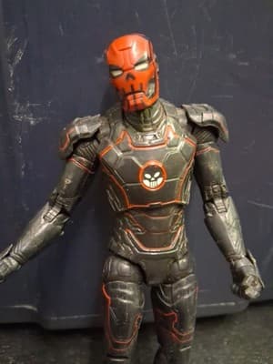 Marvel Legends IRON SKULL - Thumbnail 2