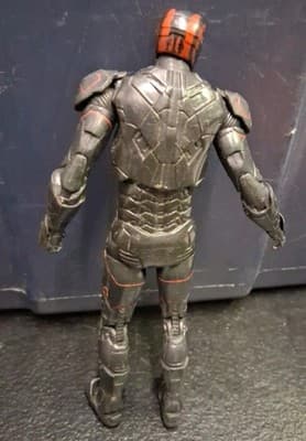 Marvel Legends IRON SKULL - Thumbnail 3