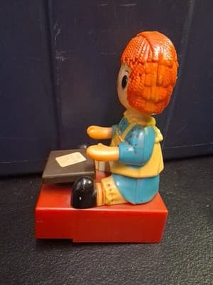 Vintage Plastic Staple With Raggedy Ann Desk Top Stapler 1975 VERY RARE! See Pic - Thumbnail 3
