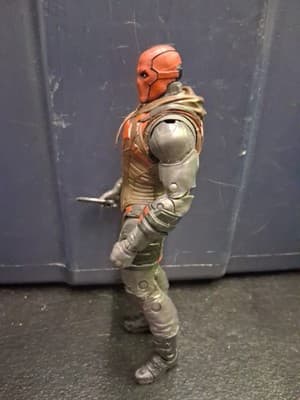 McFarlane DC Multiverse Red Hood Jason Todd Gotham Knights 7” Action Figure - Thumbnail 4