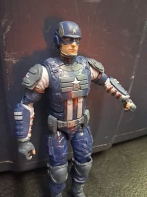 Marvel Legends Action Figure Captain America - Thumbnail 2