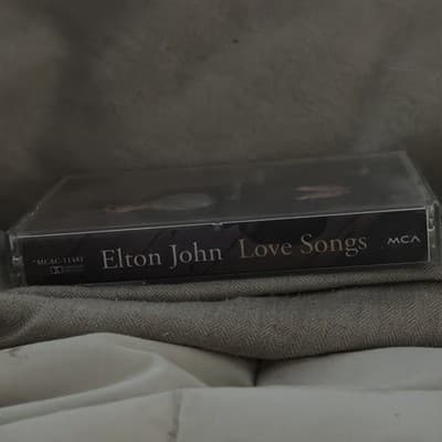 Love Songs by Elton John (Cassette, Sep-1996, MCA) - Thumbnail 3