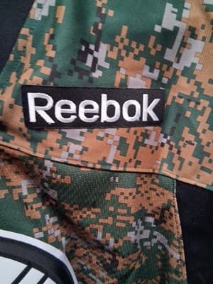 Boston Bruins Men's 2XL 2014 Veteran's Day Reebok Camo Practice Jersey - Thumbnail 3