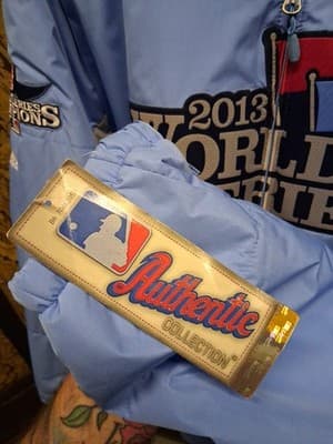 VTG MAJESTIC 2013 WORLD SERIES AUTHENTIC DUGOUT FULL ZIPP JACKET SIZE 2XL - Thumbnail 6
