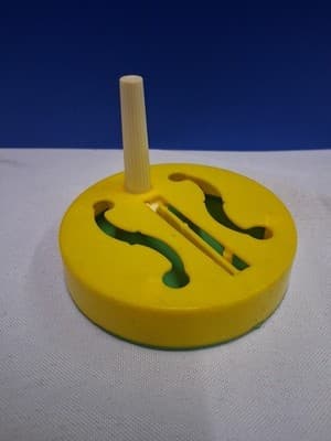 Vintage Party Noisemaker – rotate for classic clicking sound Yellow