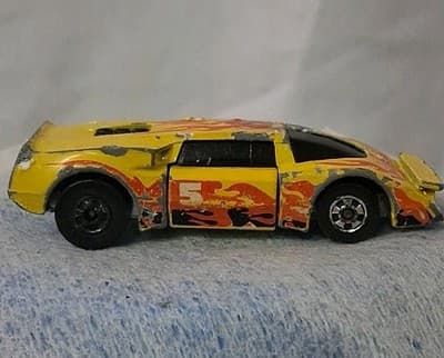 Hot Wheels Crack Ups Side Banger "5" Yellow 1984 Made in Hong Kong 1:64 Diecast