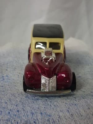 Hot Wheels California Dreamin' 40's Woody Redline 5 Spoke - Thumbnail 2