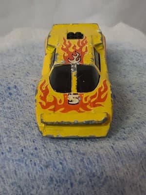 Hot Wheels Crack Ups Side Banger "5" Yellow 1984 Made in Hong Kong 1:64 Diecast - Thumbnail 3
