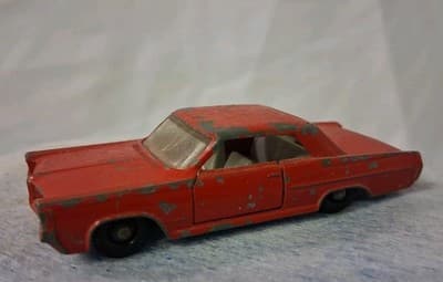 Vintage Lesney Matchbox Series No 22 Red Die Cast Pontiac GP Sports Coupe 1964 - Thumbnail 4