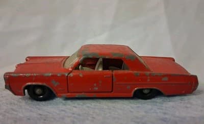 Vintage Lesney Matchbox Series No 22 Red Die Cast Pontiac GP Sports Coupe 1964 - Thumbnail 3