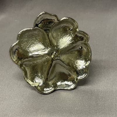 Vintage Enamel and Rhinestone Ring Holder - Flower Shape - Excellent Condition - Thumbnail 3