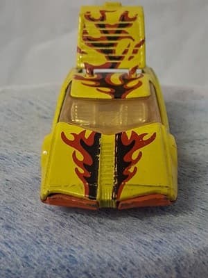 Vintage Matchbox Superfast No. 33 Datsun 126X – 1973 England – Yellow w/ Flames - Thumbnail 4