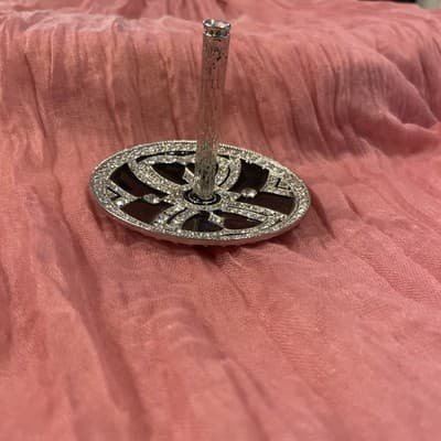 Vintage Enamel and Rhinestone Ring Holder - Flower Shape - Excellent Condition - Thumbnail 2