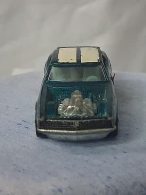 Hot Wheels Original Redline Aqua Exterior White Interior "Heavy Chevy" Hong Kong - Thumbnail 6