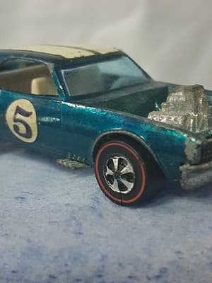 Hot Wheels Original Redline Aqua Exterior White Interior "Heavy Chevy" Hong Kong - Thumbnail 7