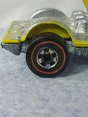 Hot Wheels 1969 REDLINE Yellow Buzz-Off Diecast Car, Nice Cond Hong Kong 🐝 - Thumbnail 12
