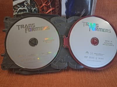 TRANSFORMERS 2 DVD Set Special Edition Optimus Prime Transforming Case - Thumbnail 4
