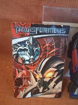 TRANSFORMERS 2 DVD Set Special Edition Optimus Prime Transforming Case - Thumbnail 3