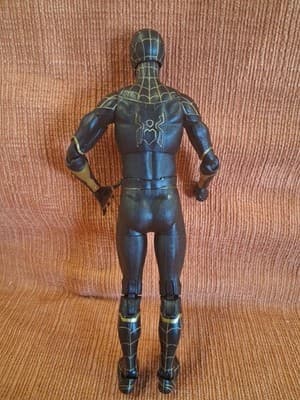 Marvel Spider-Man Mystery Web Gear Black and Gold Suit Spider-Man Action Figure - Thumbnail 3