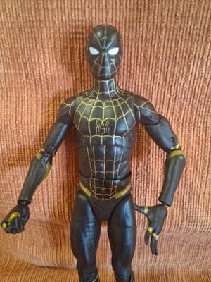 Marvel Spider-Man Mystery Web Gear Black and Gold Suit Spider-Man Action Figure - Thumbnail 4