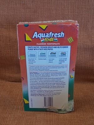 Hot Wheels Aquafresh Kids Toothpaste 4WD Rescue Pick Up Truck Blue/Pink - NIB - Thumbnail 5
